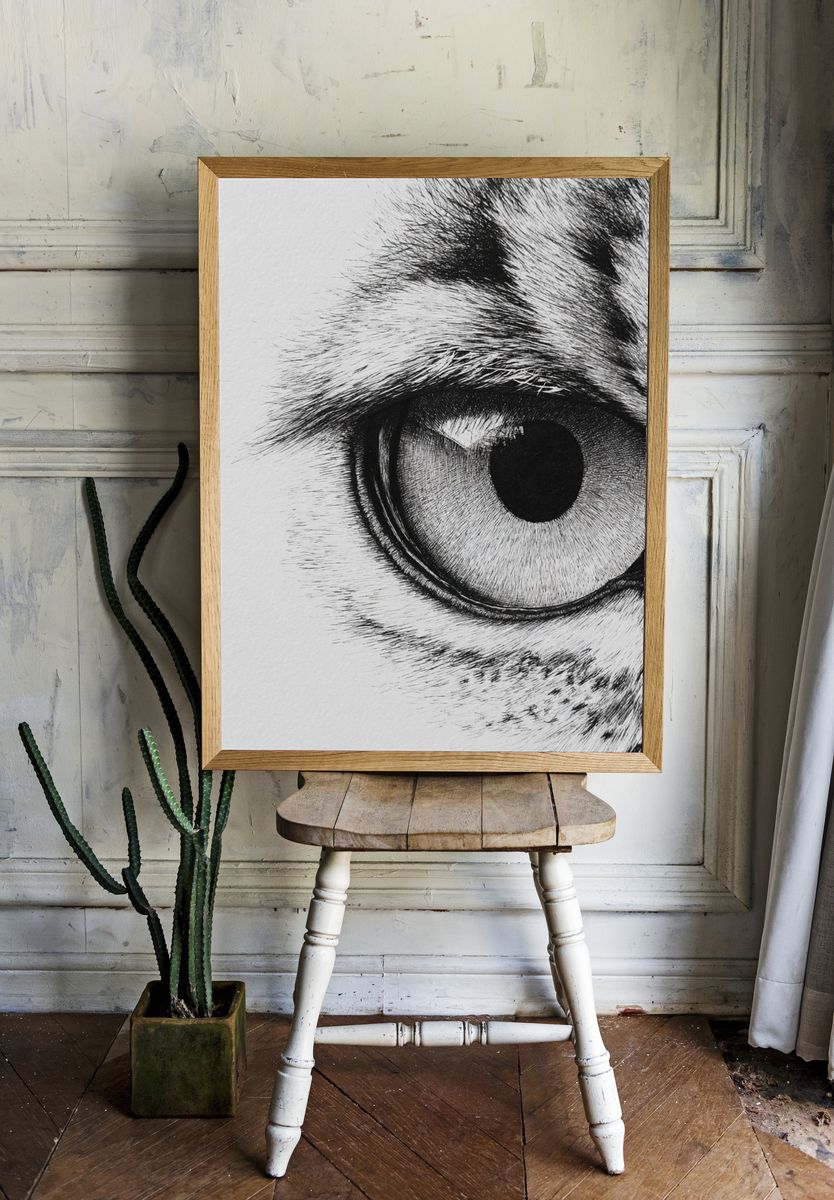 Leopard Eye Black-White Print room preview