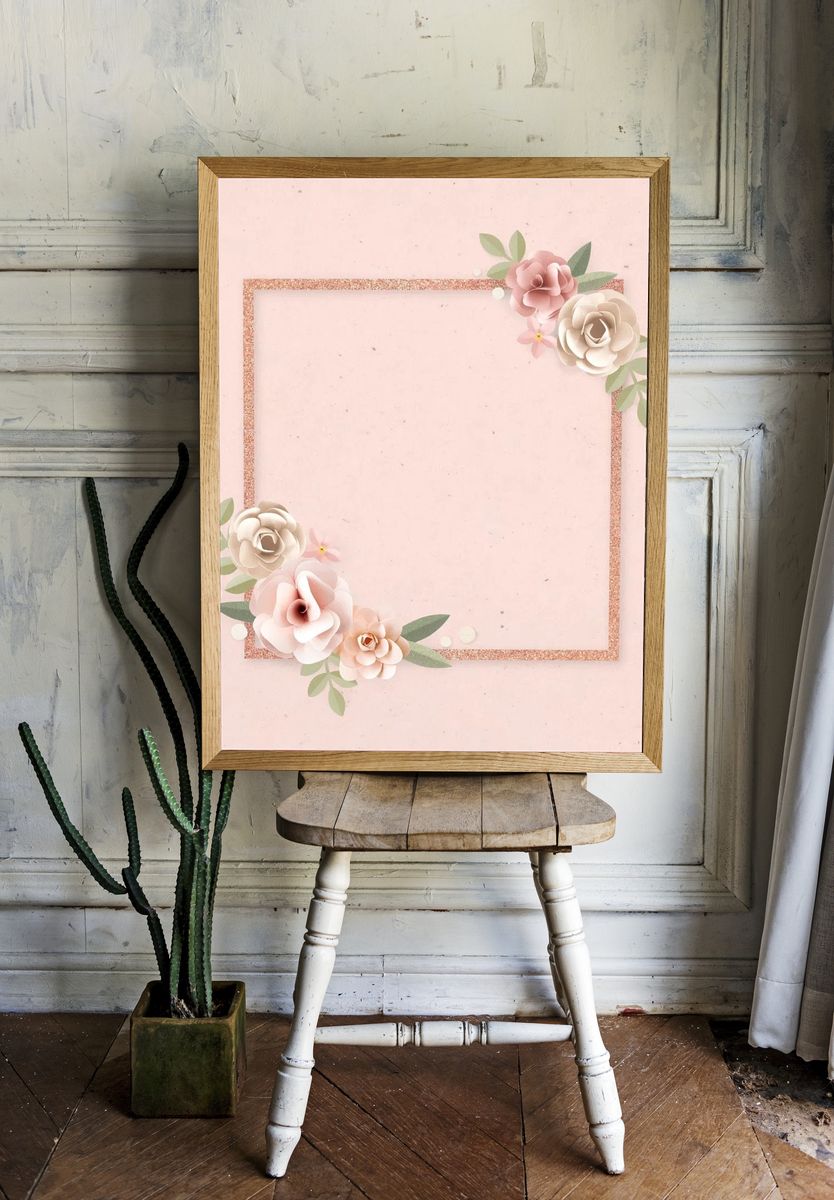 Square paper craft flower badge. — room view 1