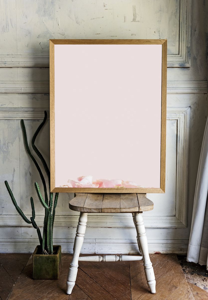 Light pink roses pastel pink. — room view 1