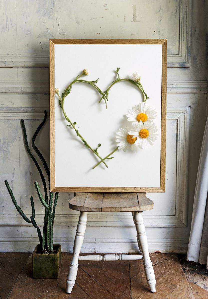 Daisy Heart Botanical Print. — room view 1