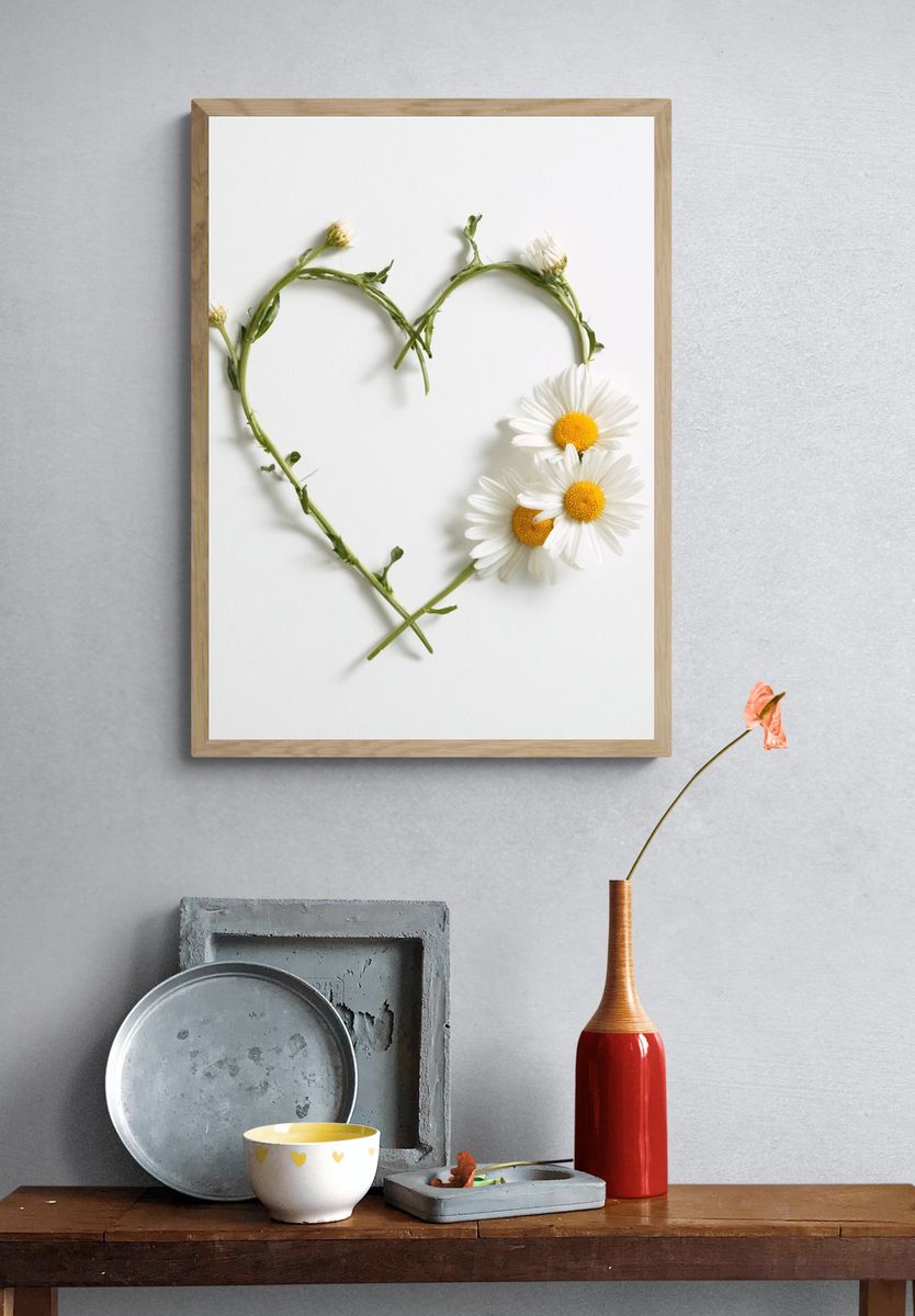 Daisy Heart Botanical Print. — room view 3