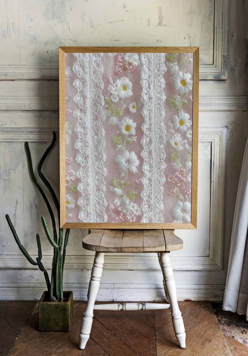 Daisy Lace Floral Print. room preview