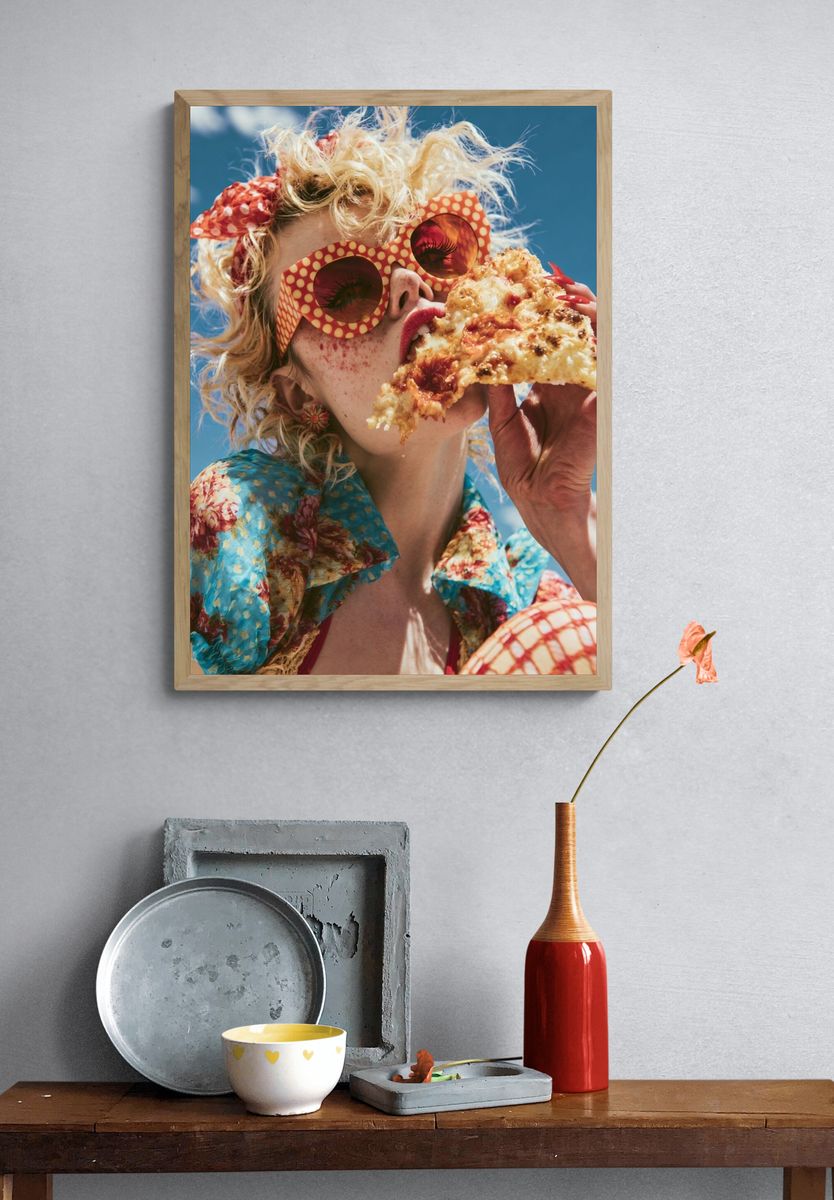Retro Pop Fashion Portrait Poster. — room view 3