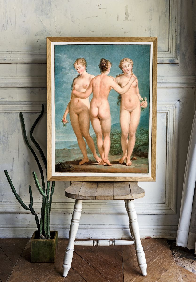 Standing Naked women. Three Graces. room preview