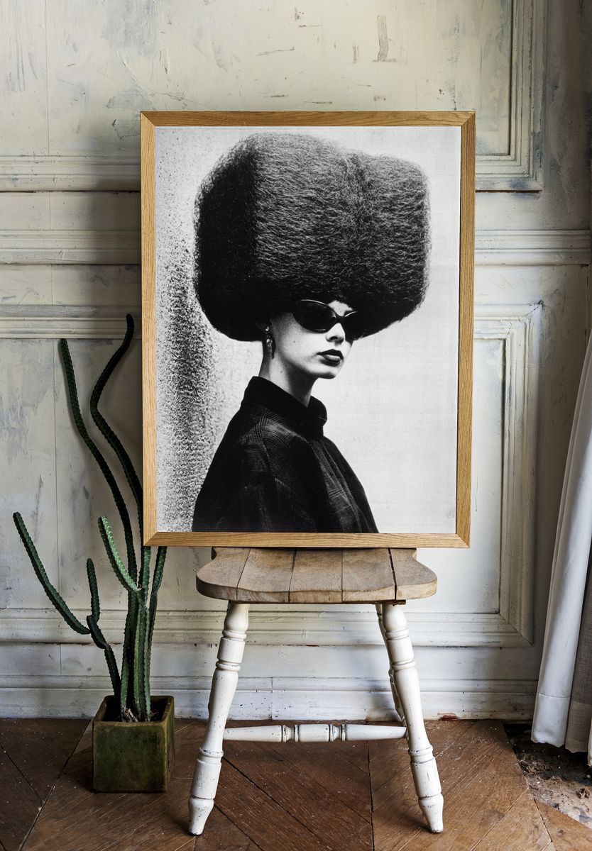 Bold Fashion Statement — Black and White Print. — room view 1