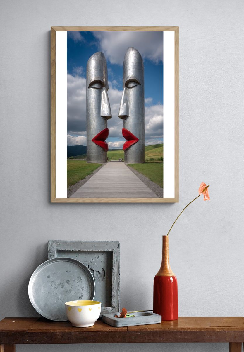 Kissing Faces Sculpture — Fine Art Print. — room view 3