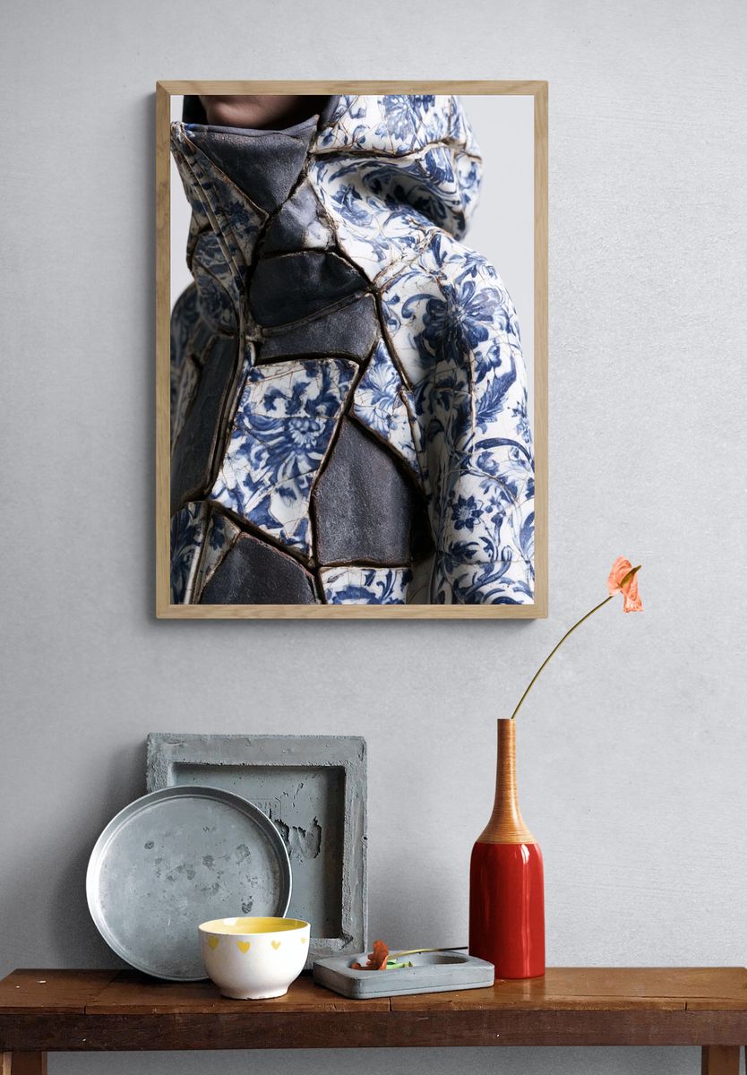 Blue Floral Ceramic Sculpture Print. — room view 3