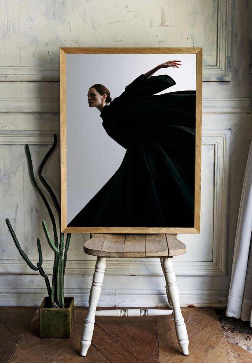 Elegant Fashion Silhouette Poster. — room view 1