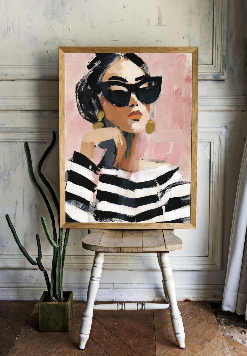 Chic Woman in Sunglasses — Fashion Print room preview