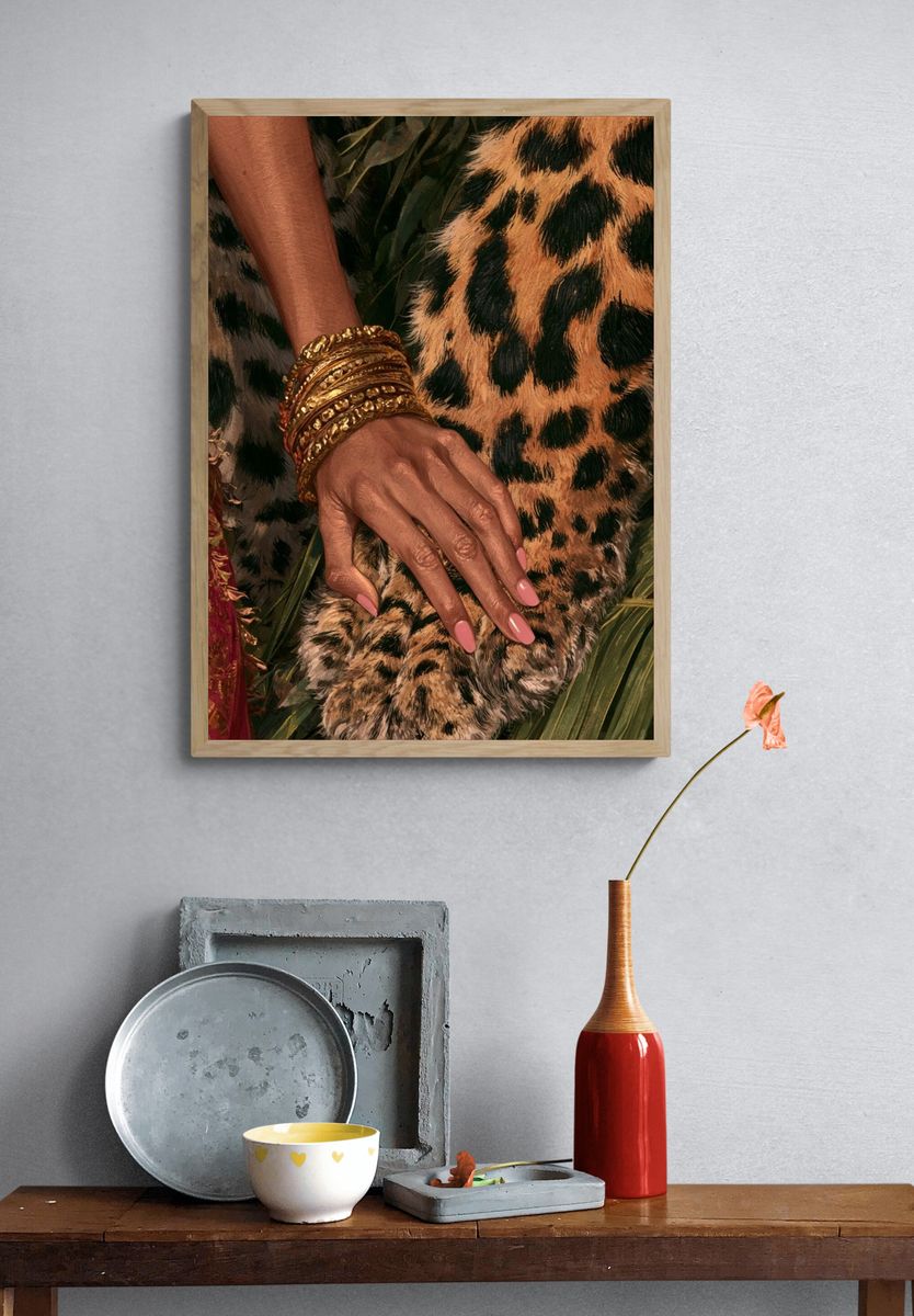 Leopard Print Hand Fashion Poster. — room view 3