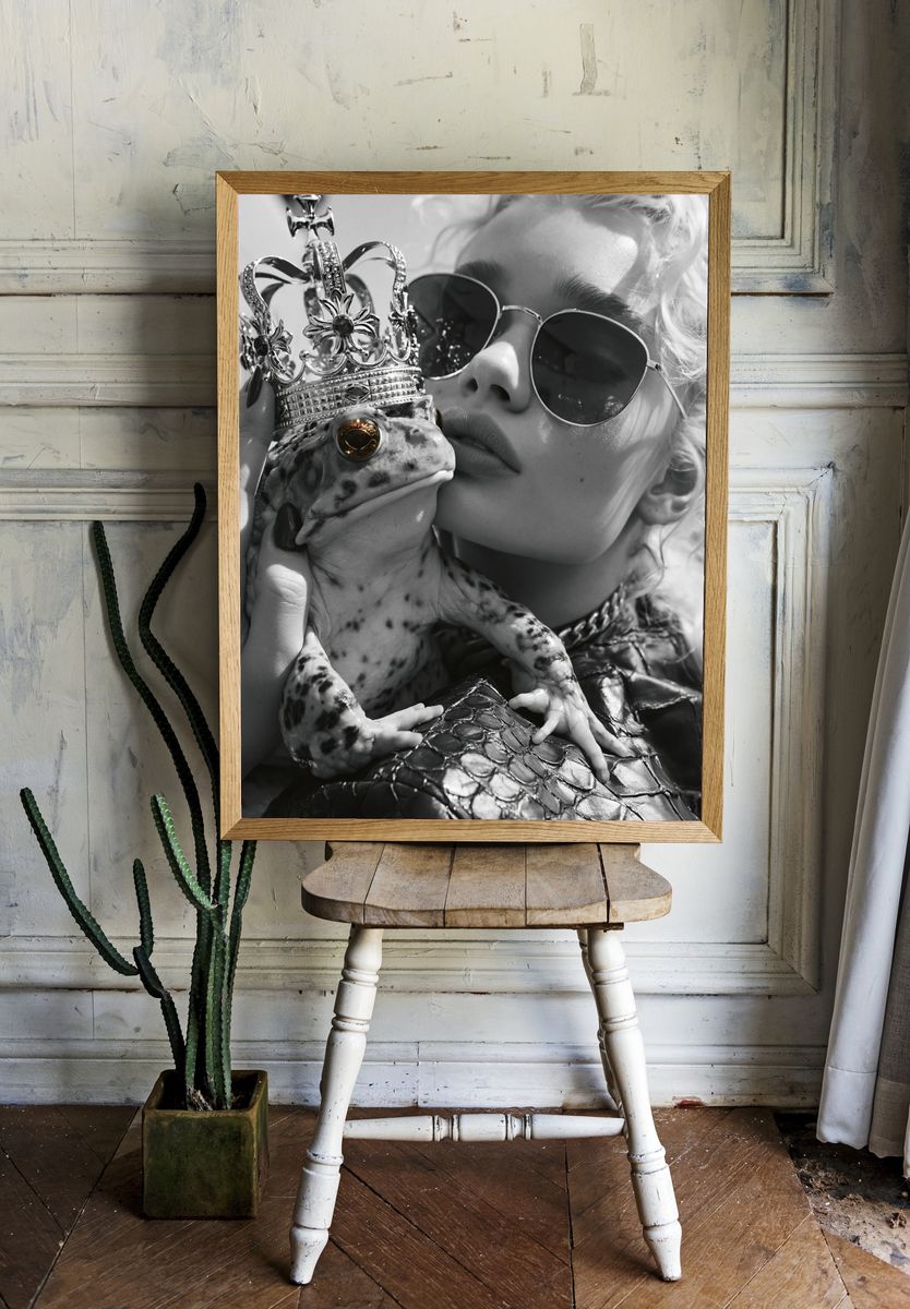 Crowned Frog Portrait Print. — room view 1
