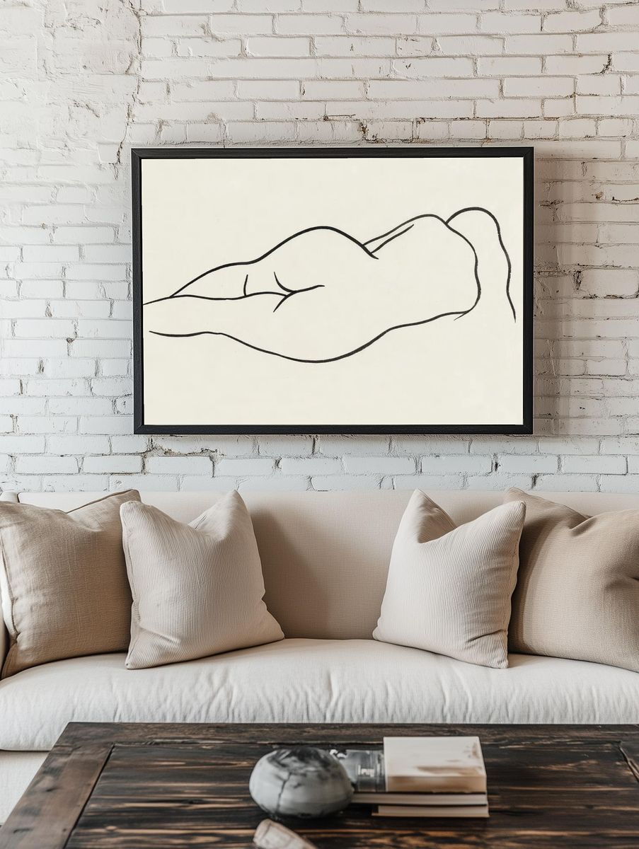 Naked woman showing her bottom. — room view 1