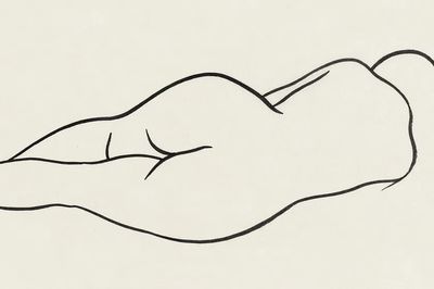 Vintage line art woman wallpaper.
