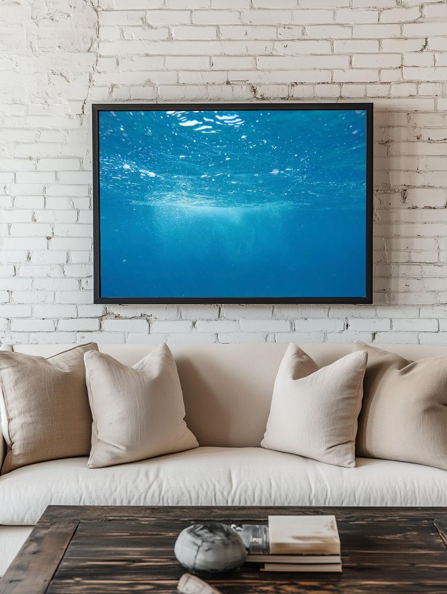 Blue ocean underwater. — room view 1