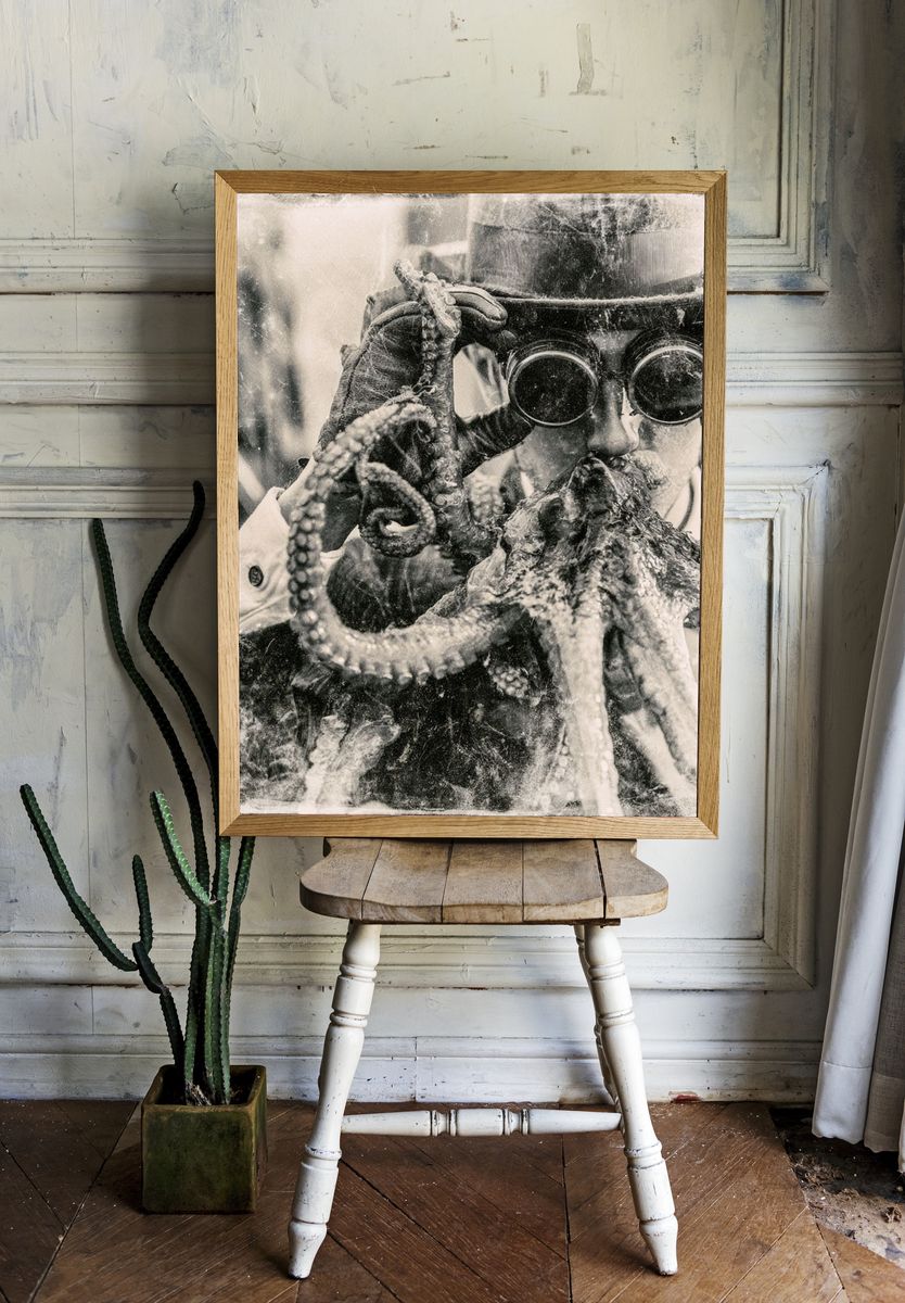 Octopus Diver Black-White Poster. — room view 1