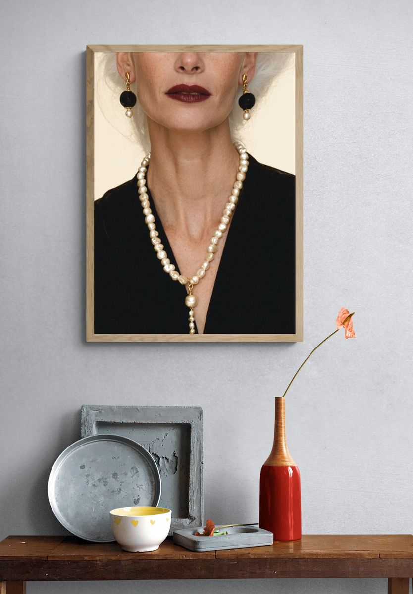 Pearl Portrait Photography Poster. — room view 3