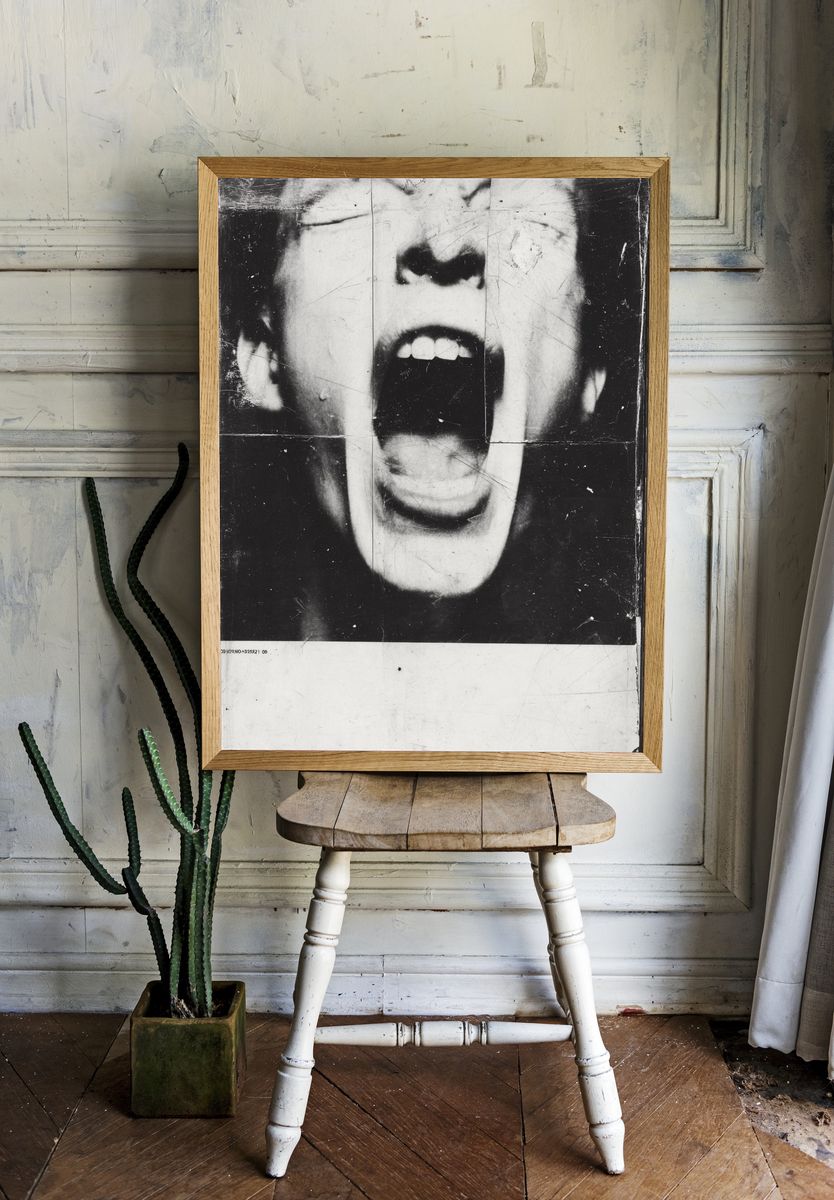 Screaming Face Black-White Poster. — room view 1
