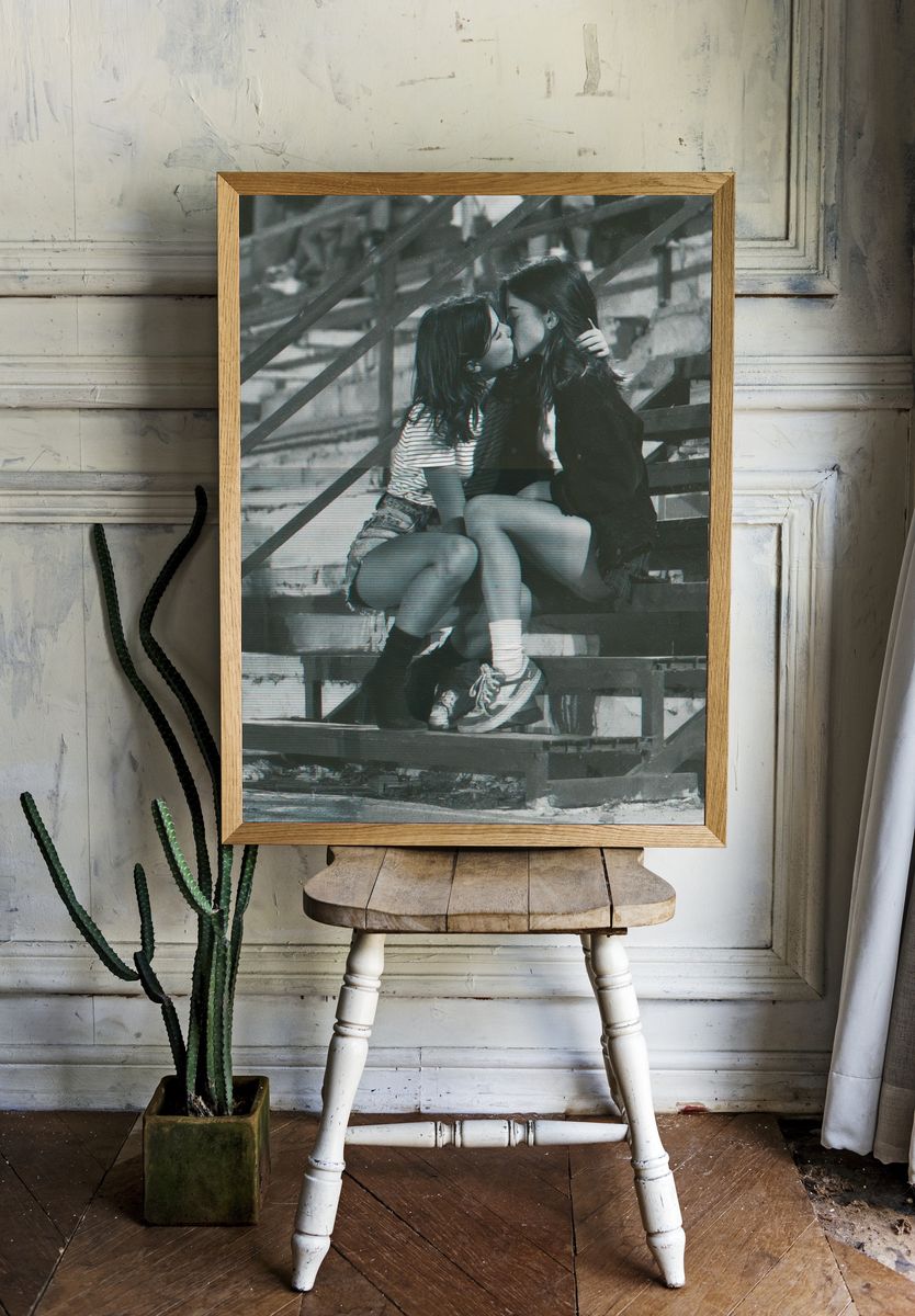 Urban Kiss Black-White Poster. — room view 1