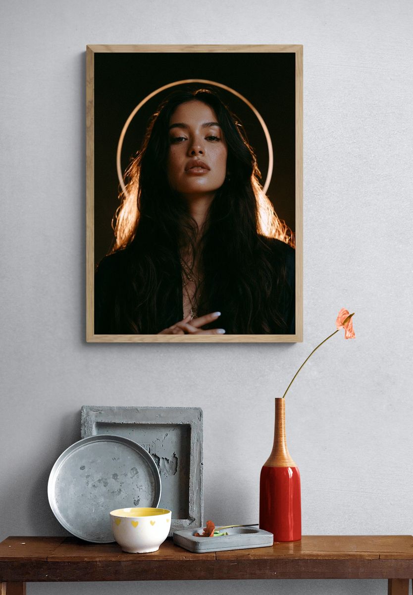 Halo Portrait Photography Poster. — room view 3