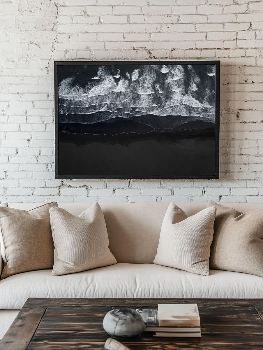 Aerial view black sand beach. — room view 1