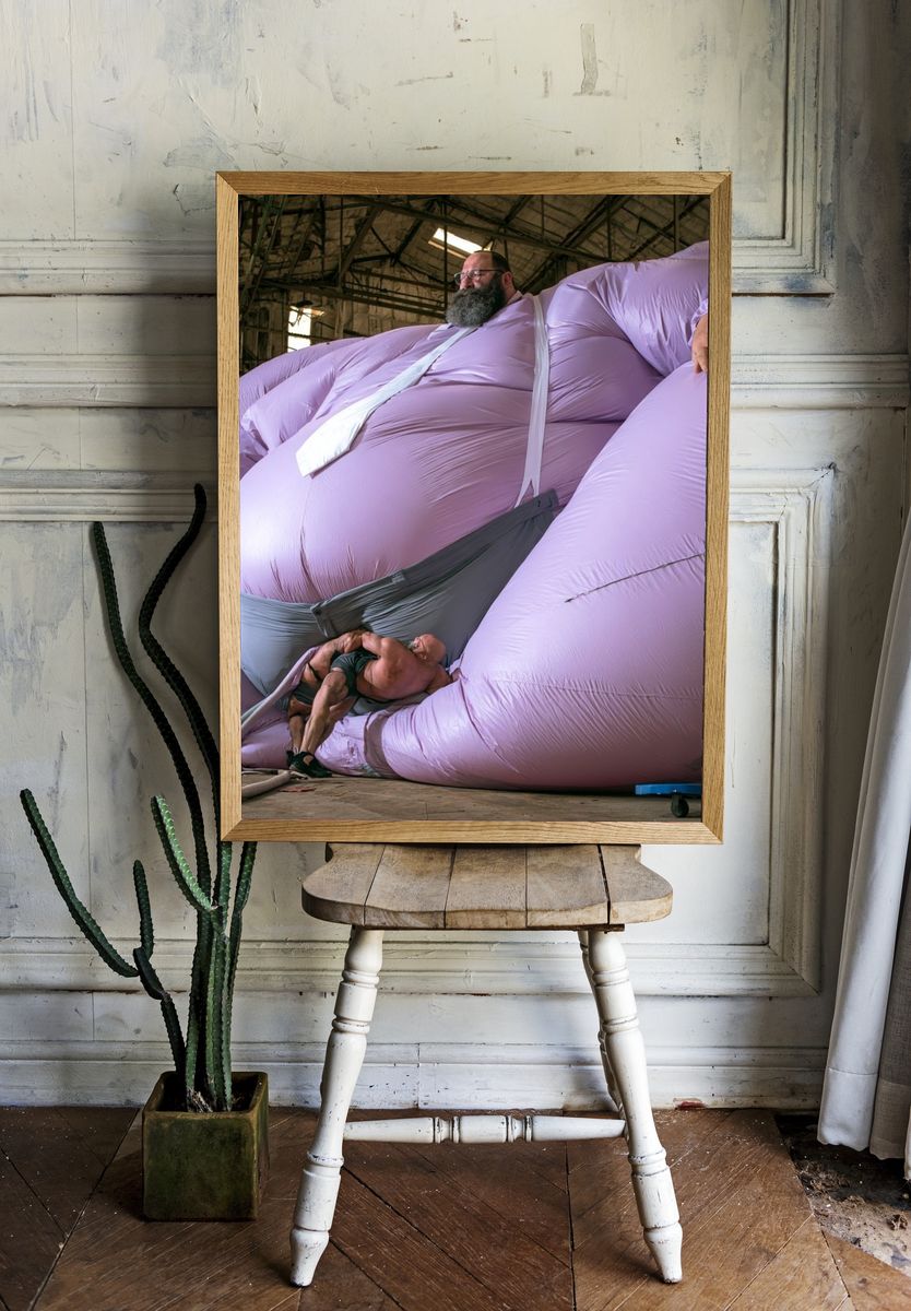 Inflatable Giant Figure Photography Poster. — room view 1