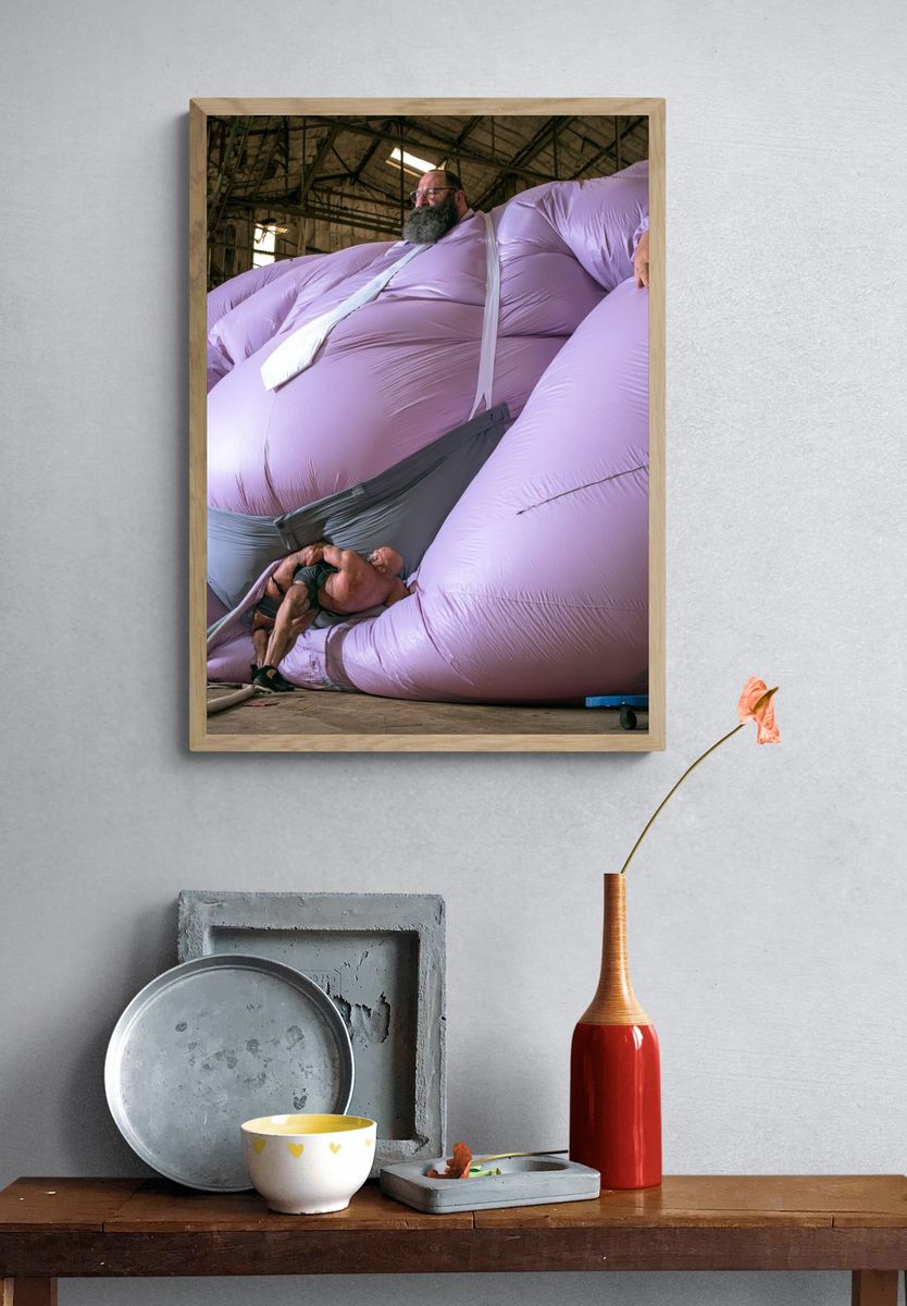 Inflatable Giant Figure Photography Poster. — room view 3