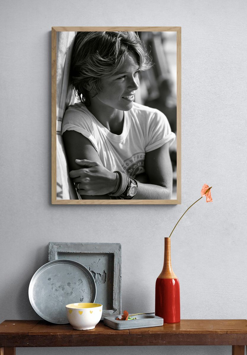 Smiling Woman Portrait Black-White Poster. — room view 3