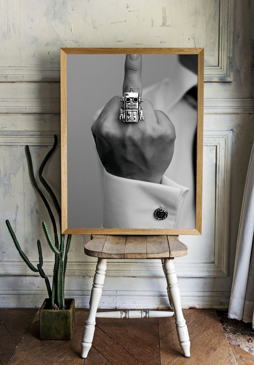 Robot Ring Hand Black-White Print. — room view 1