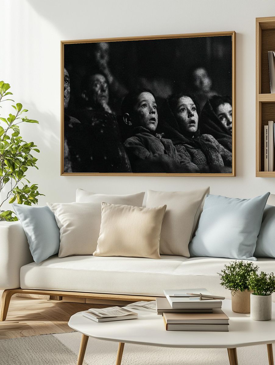 Silent Audience Black-White Poster. — room view 2