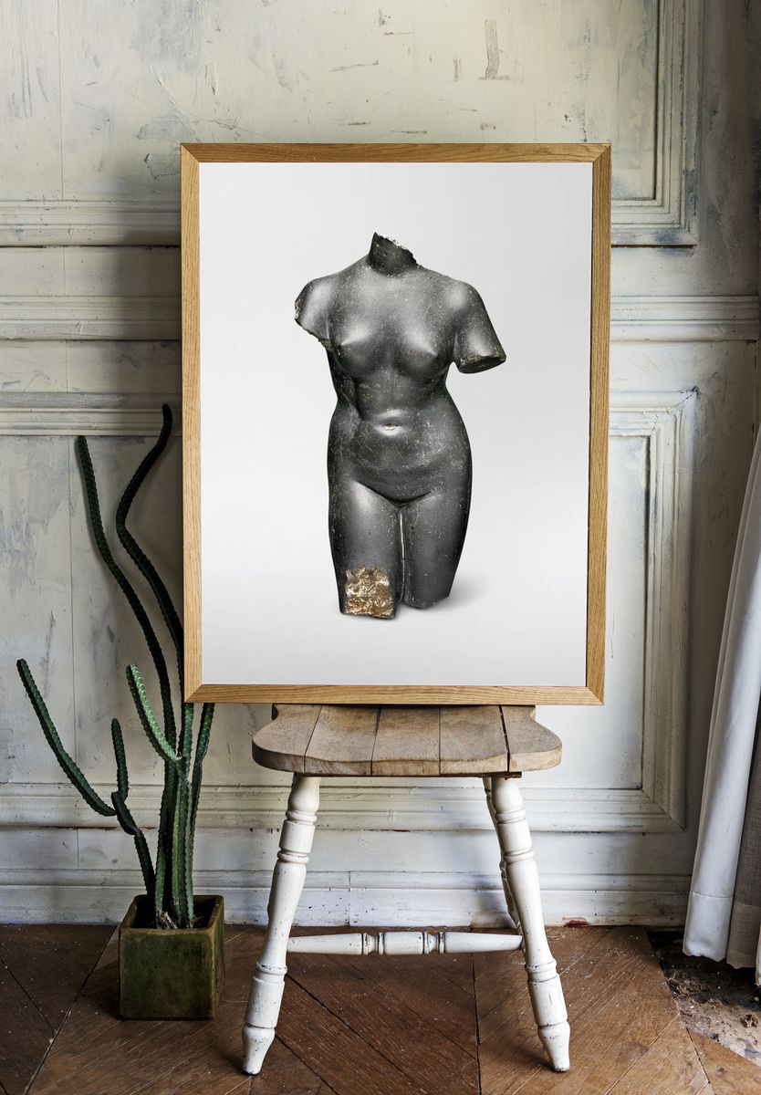 Naked lady vintage sculpture, Basalt. — room view 1
