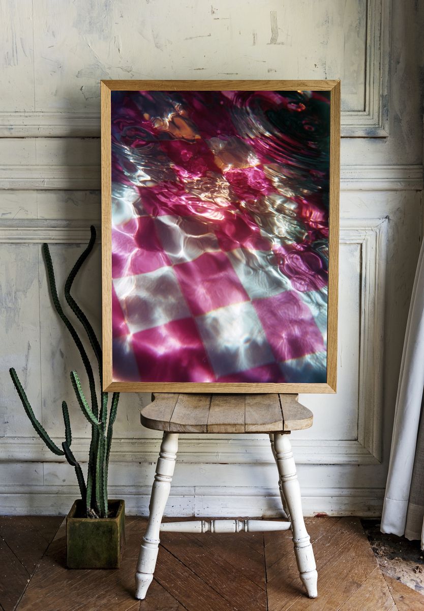 Underwater Pink Checkered Pattern Poster. — room view 1