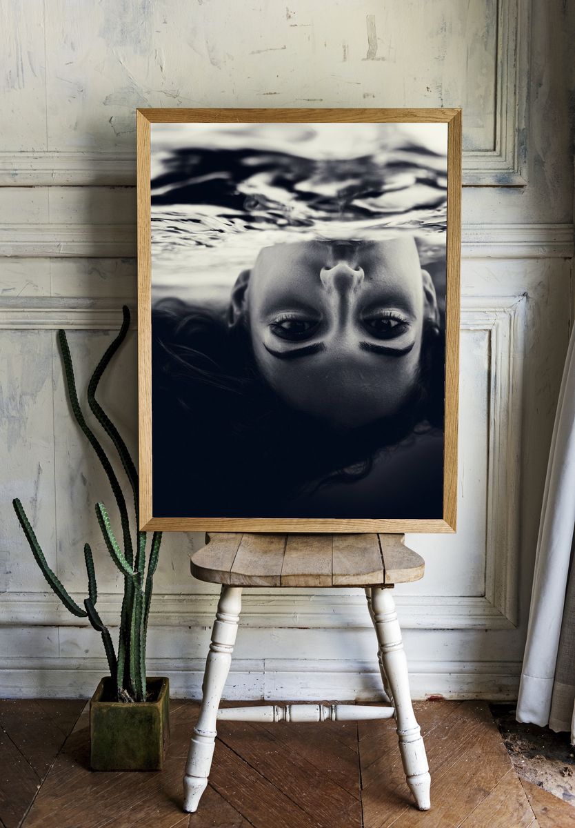 Underwater Portrait Black-White Poster. — room view 1
