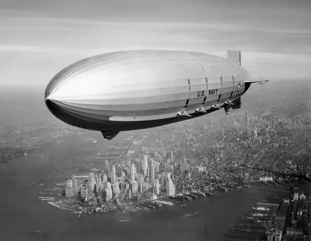 U.S. Navy Airship — Vintage Print. poster — vintage art