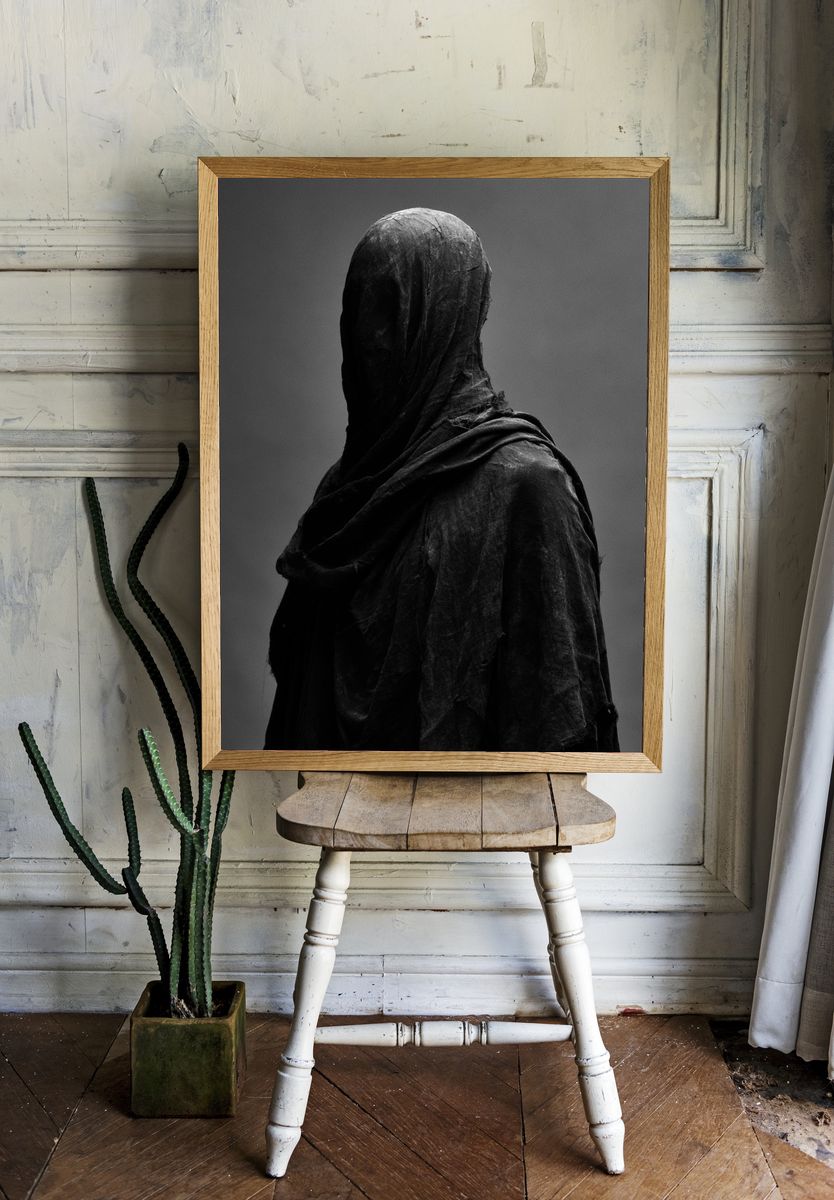 Veiled Figure Black-White Poster. — room view 1