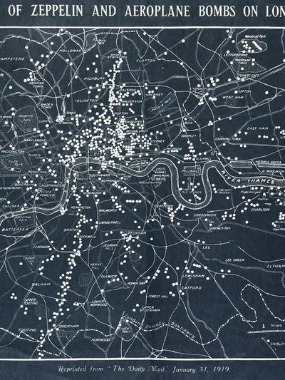 Map Zeppelin aeroplane bombs London. poster print