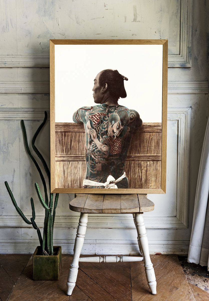 Nude photography tattooed Japanese man. — room view 1