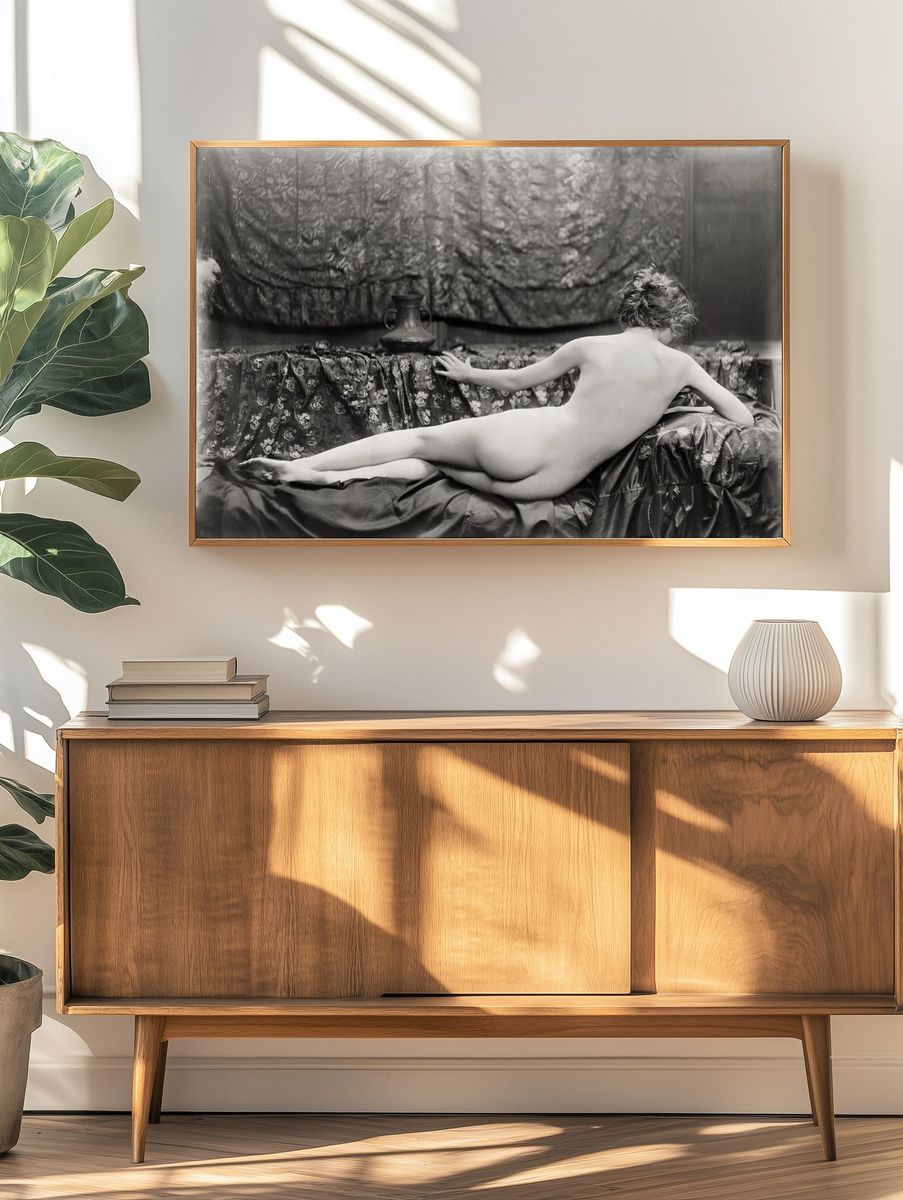 Nude photography naked woman: Portrait. — room view 3
