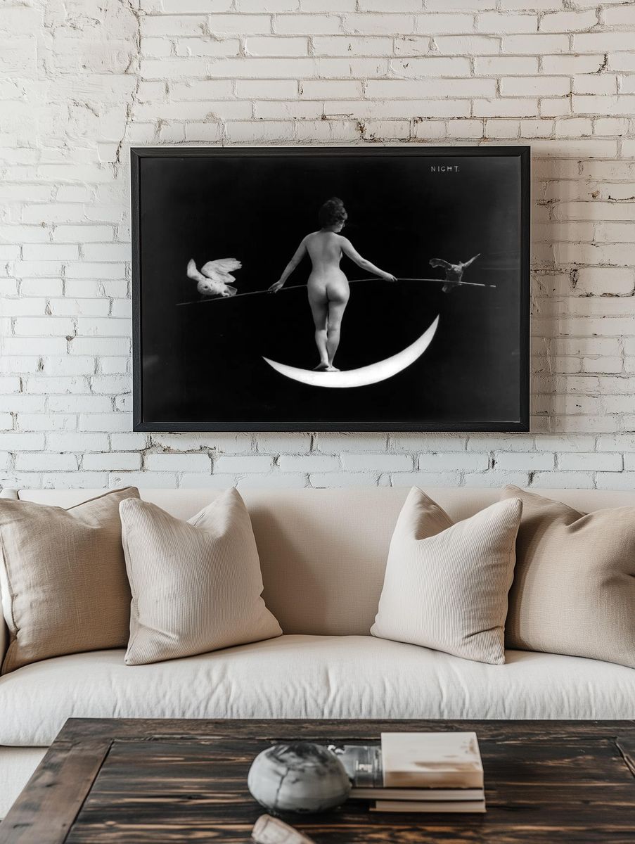 Nude photography naked woman: Night. — room view 1