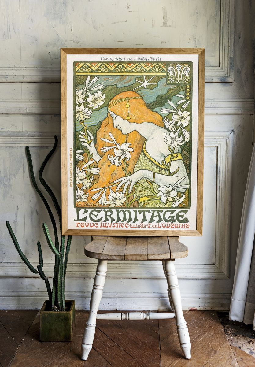 L'Ermitage (1897), vintage woman illustration. — room view 1